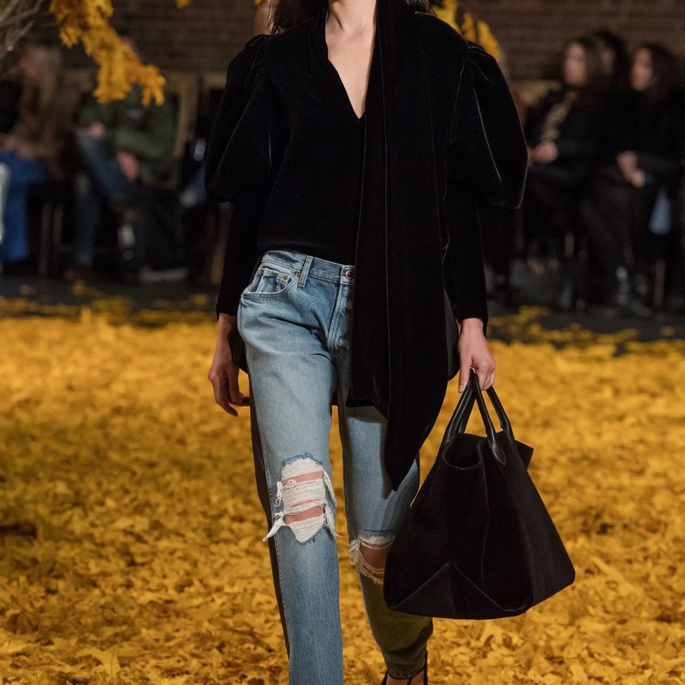 $500 Khaite Kyle Low Rise Ripped Jeans 27”